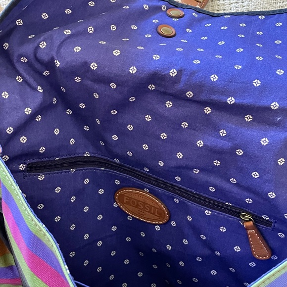 New Fossil crossbody coated canvas. Rainbow multicolor. Leather. 5 pockets snap - Picture 5 of 12